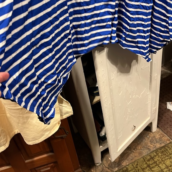 NWT Raisevern blue and white cut out shoulders size size XL - Picture 4 of 5